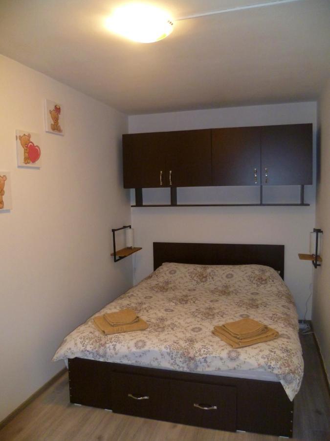 Romanilor - Studio First Floor Дева Экстерьер фото